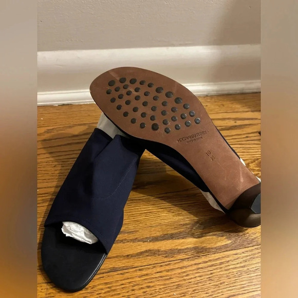 Donald J. Pliner Black Open-Toe Sandals - Picture 3 of 6